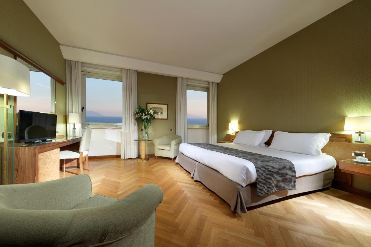 Exe Majestic Naples